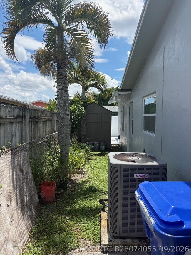 Building Photo - 8250 SW 8th Ct