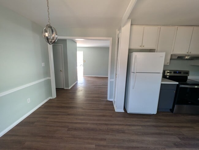 Photo - 1208 Somerset Rd