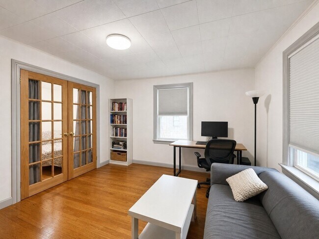 Photo - 121 Thorndike St Unit 3L