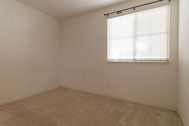 Photo - 1360 Shady Ln Unidad 514