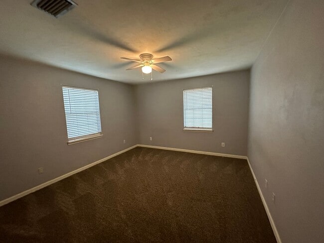 Photo - Brewster Estates unit available NOW! Unidad B
