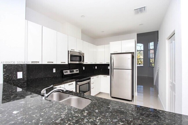 Photo - 15670 SW 11th Terrace