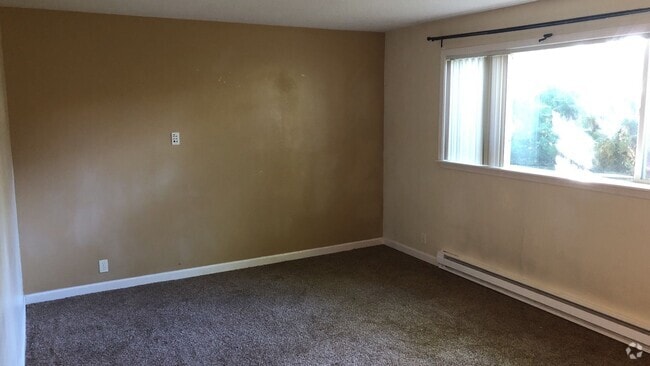 Building Photo - 225 NW Tingley St Unit 215 C Rental