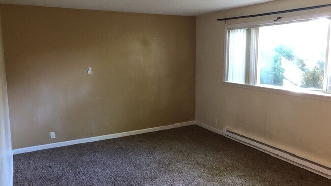 Photo - 225 NW Tingley St Apartments Unit 215 C
