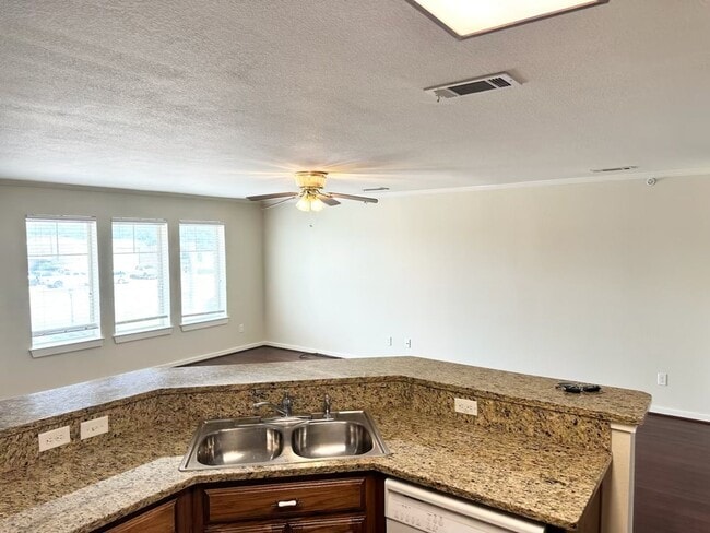 Photo - 2 Bedroom 1 Bath - End Unit Apartment (40%... Unidad Apt G