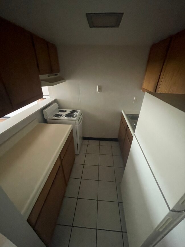 Photo - 911-913 Rogers Pl