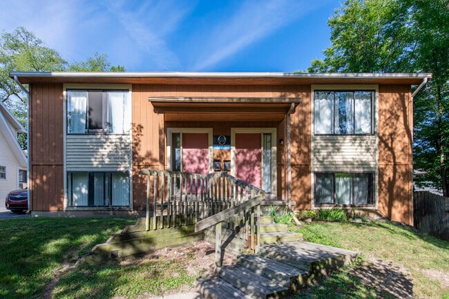 795 N Maple Rd