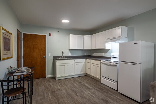 Interior Photo - Evergreen Park of Stow Rental