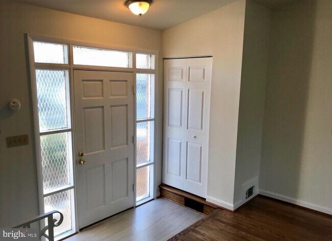 Photo - 4917 McCall St