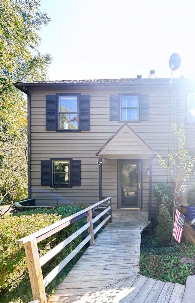 Photo - 744 Exton Court