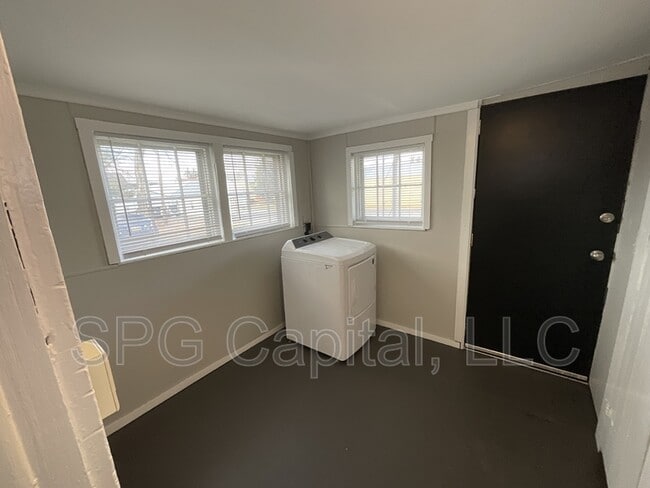 Photo - 401 E Neff Ave