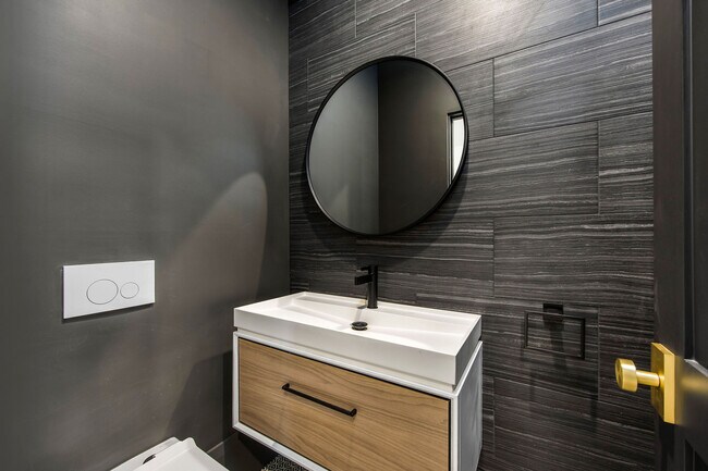 Photo - 109 N Flores St Unit 109 S Flores