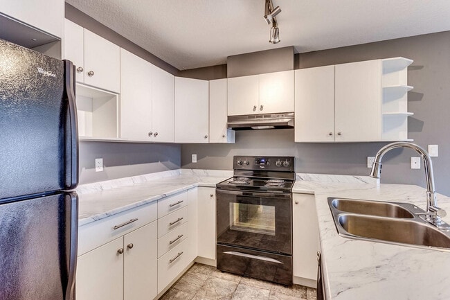 Building Photo - King's Heights