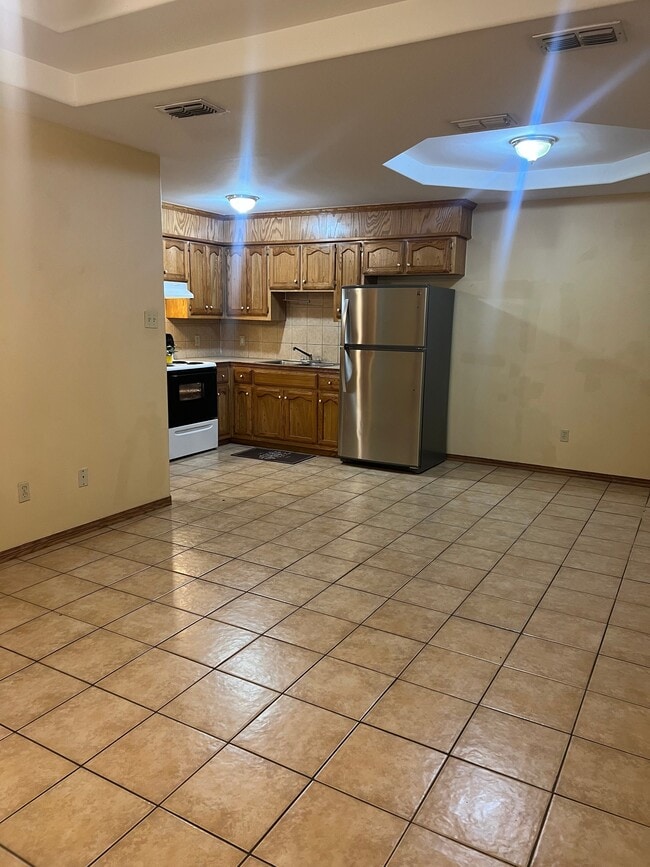 Photo - 618 San Antonio Ave Unit Apt 1