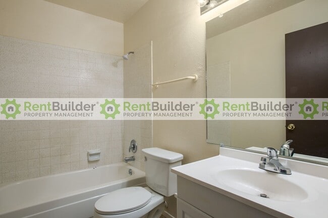 Photo - 12124 Menaul Blvd NE Unit C