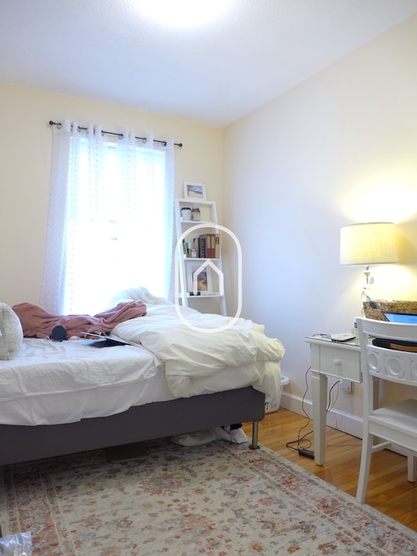 Photo - 668 Massachusetts Ave