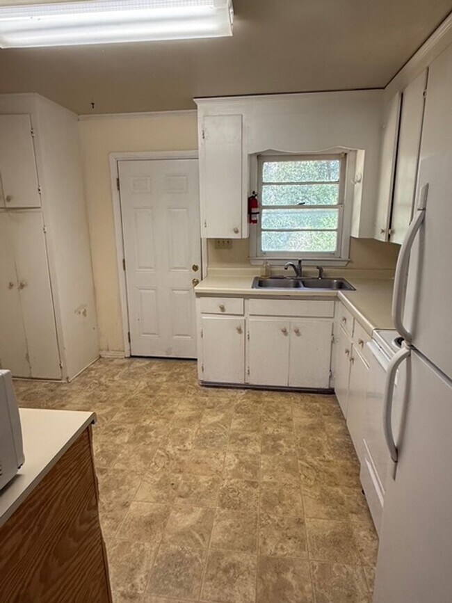 Photo - 10-12 Milledge Ct Unit MCourt 12