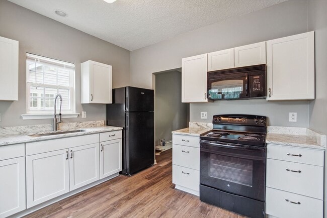 1117 Aaron Dr
