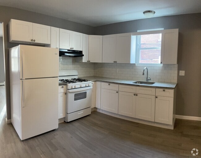 Building Photo - 150 Westland St Rental