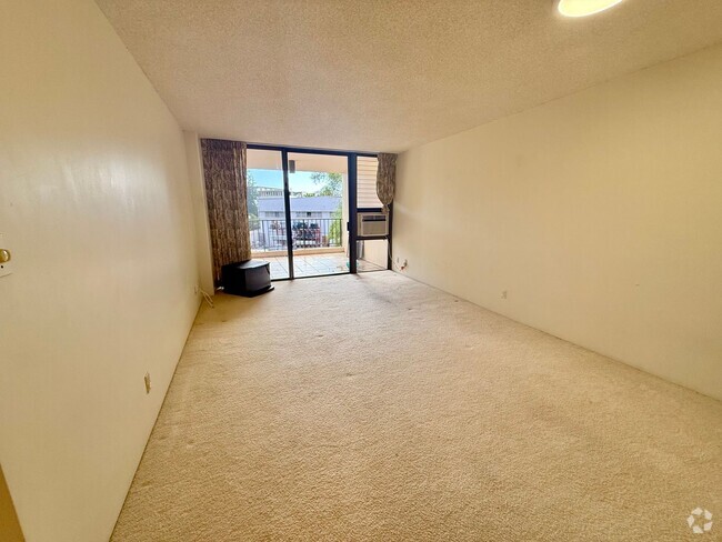 Building Photo - 2 bedroom 2 bath Condo in Regency Park on ... Unit 320