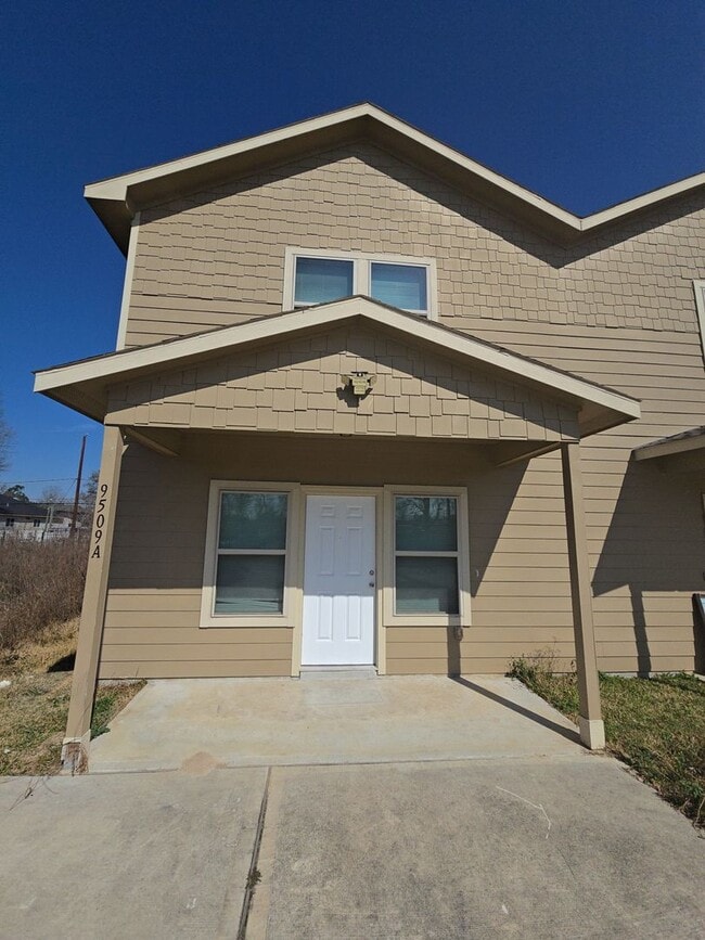 Building Photo - 9509 Madera Rd Unit A