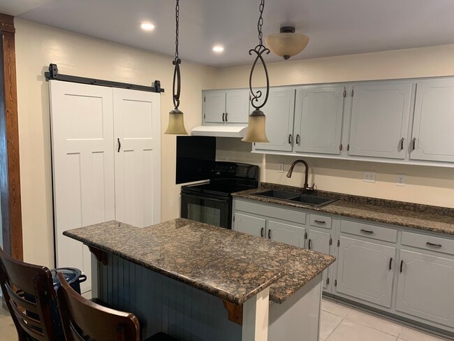 Photo - 3381 Leschallas Dr