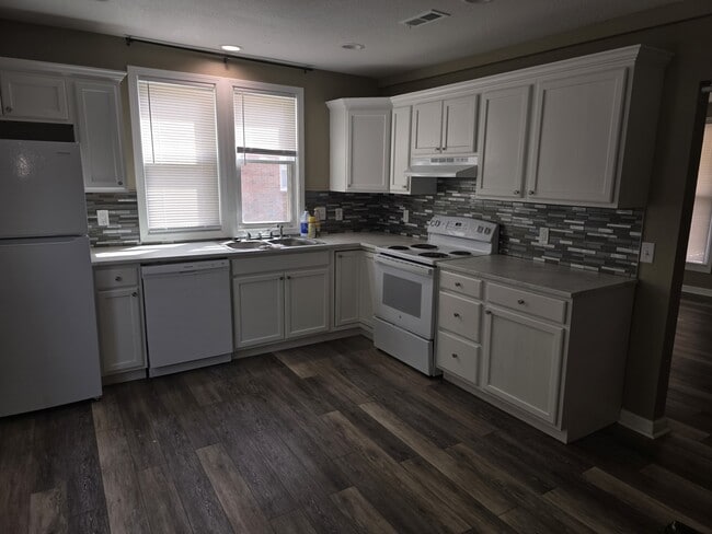 Photo - 515 Maple St