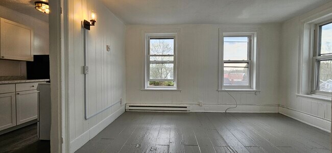 Living Room - 3201 Church St Unit 3
