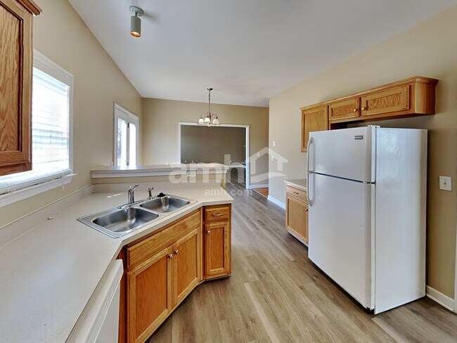 Photo - 1030 Persimmon Dr