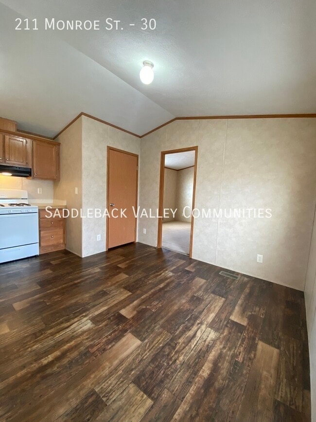 Photo - 211 Monroe St