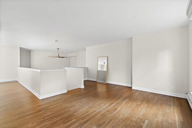 Photo - 211 14TH St Unit 1R