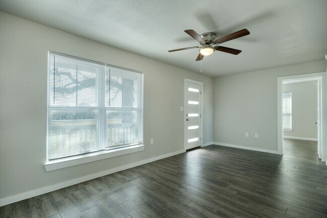 Photo - 520 West St