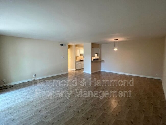 Photo - 15344 Weddington St Unit #305
