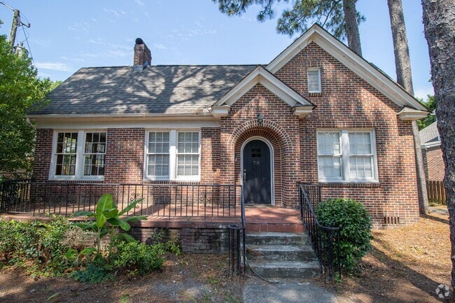 Building Photo - Charming 3 Bedroom Home in Desirable Heath...