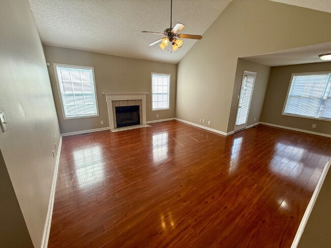 Photo - 409 Athena Dr
