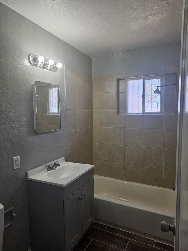 Photo - 505 Florida St SE