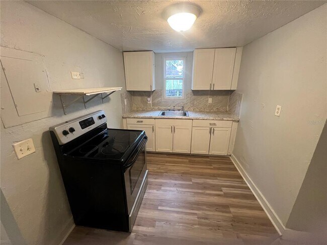 Photo - 2102 14th St S