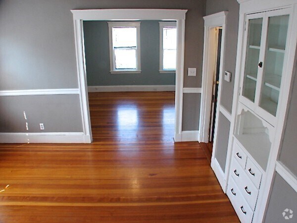Building Photo - 49 Marlboro St Unit 2 Rental