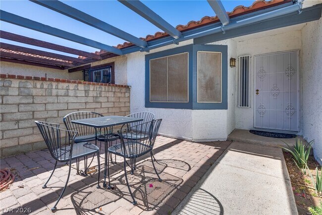 Photo - 2504 Sidonia Ave