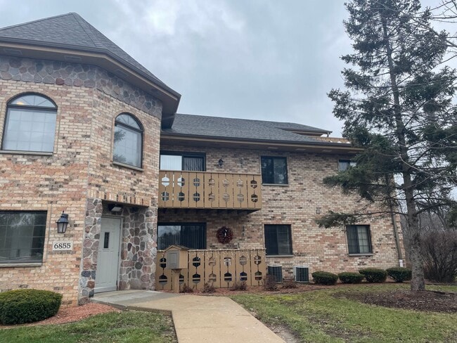 Photo - Parkwood Lake Apartments