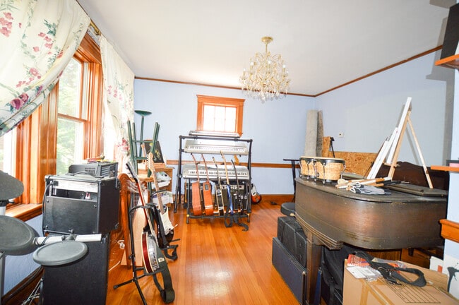 22 Cresthill Rd