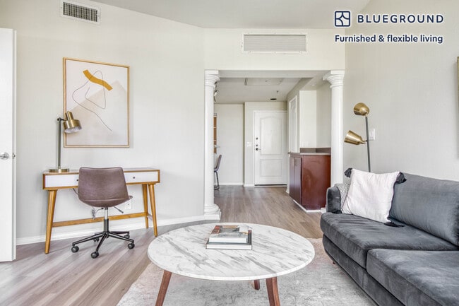 Photo - 114 N Doheny Dr Unidad FL2-ID541