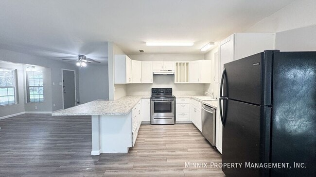 Photo - 4817 45th St