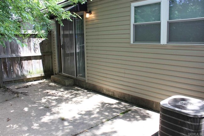 Photo - 1915 W 2nd St Unit 3