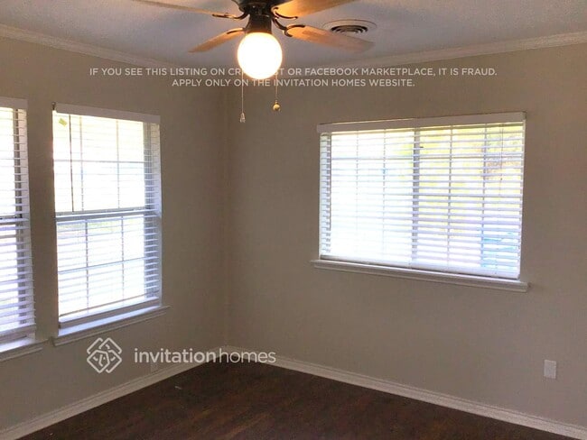 3401 Dorothy Ln