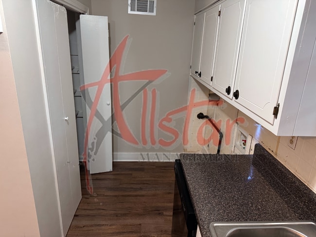 Photo - 3035 Greenbriar Cove W