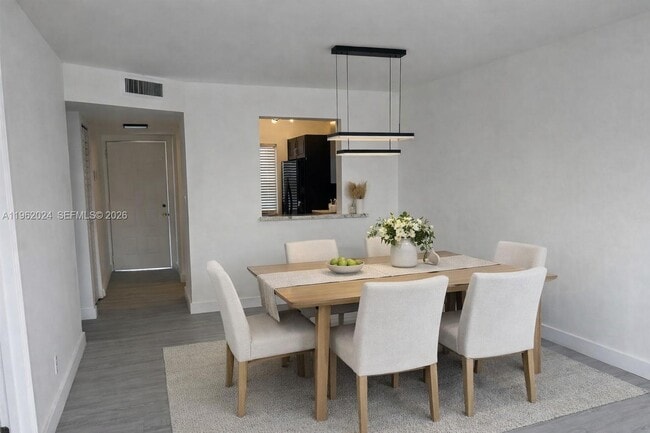 Photo - 8560 N Sherman Cir Unit 408