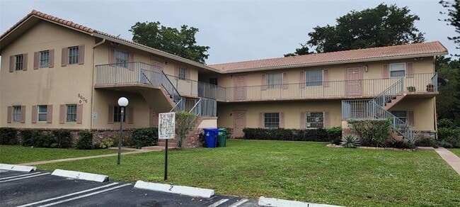 Photo - 8606 NW 35th St Unit 5