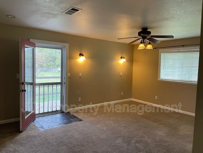 Photo - 2542 Rod Beaudry Dr