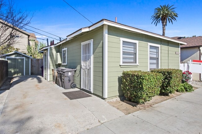 Photo - Charming Triplex Unit in Historic Rose Park
